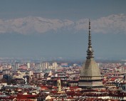 centro di Torino con smog