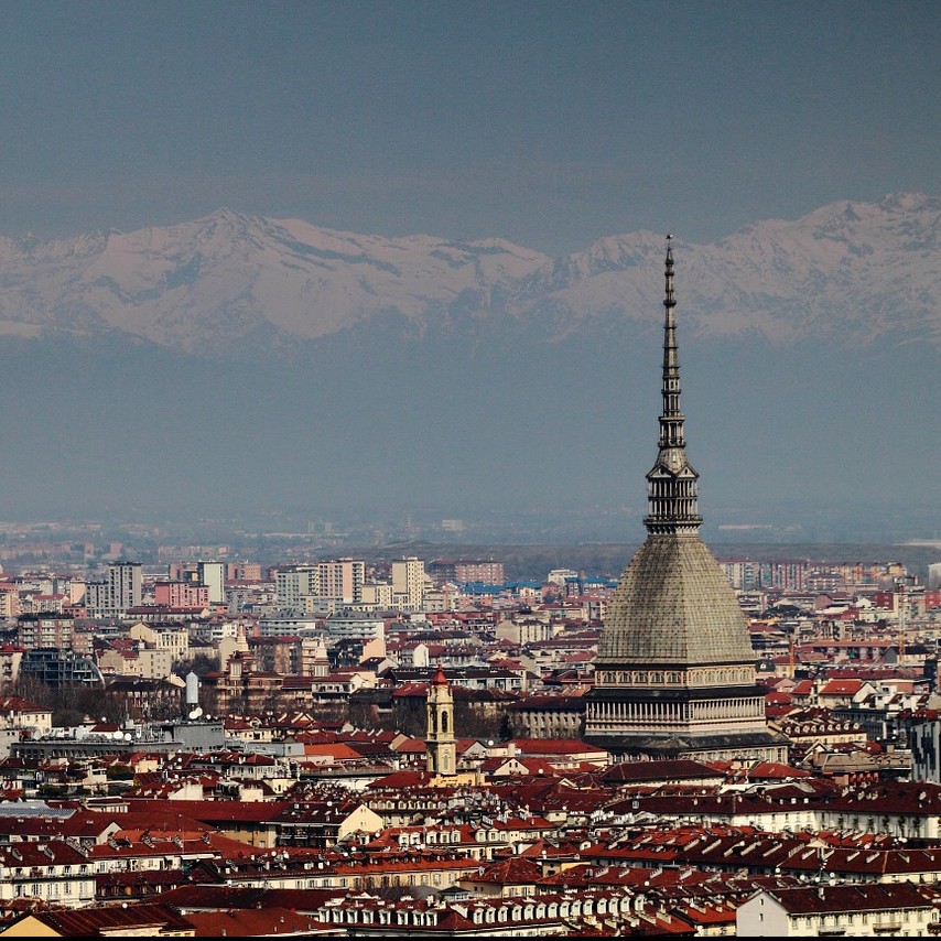 centro di Torino con smog